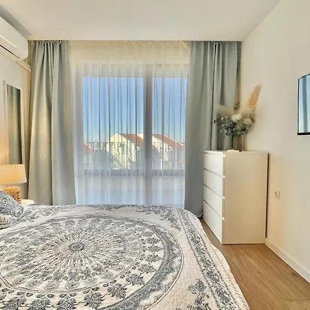Prestige - Private - Bsr - 2 Apartment *